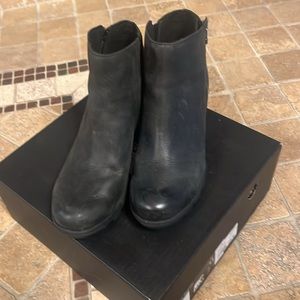 Joan of artic wedge 2 zip. Black. 9.5